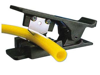 Tube cutter for flexible tubes up to 12mm