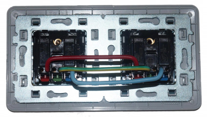 Dubbele wandcontactdoos met aarding serie Casual wit