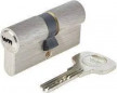 Serie 1000 afneembare vernikkelde cilinder 30x40 mm, 6 pennen, 4 omkeerbare sleutels. Serie 1000 afneembare vernikkelde cilinder 30x40 mm, 6 pennen, 4 omkeerbare sleutels.