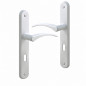 Deurgarnituur met plaat voor sleutelboring, wit aluminium. Deurgarnituur met plaat voor sleutelboring, wit aluminium.