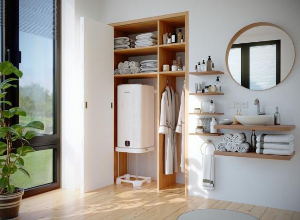 Trépied pour chauffe-eau LINEO avec base carrée 490 x 490 mm, 100 à 150L