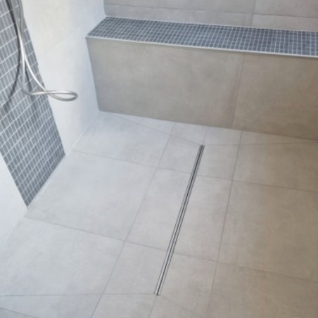 Caniveau de douche extra-plat ajustable de 400 à 1200 mm, bande d'étanchéité incluse, Panama