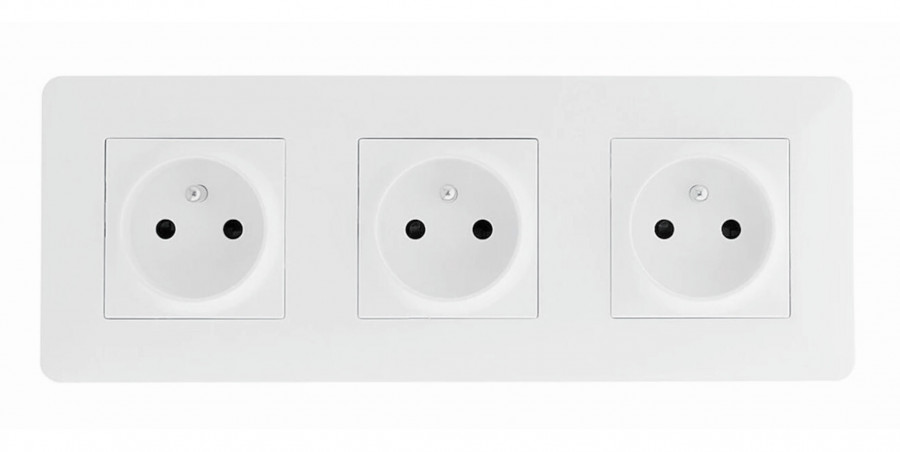 ARTEZO 2-pole triple socket outlet + ground, pre-wired, flush-mounted, white
