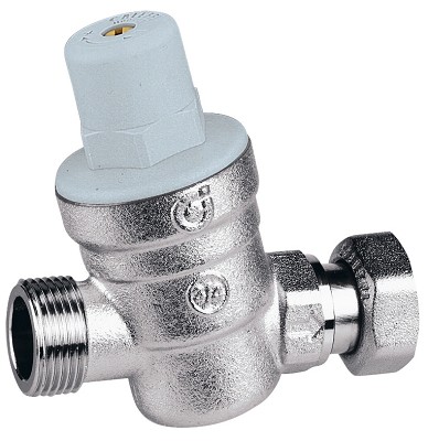Pressure reducing valve for water heaters