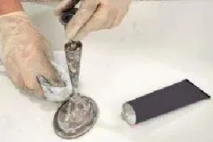 Spezifische Metallreiniger